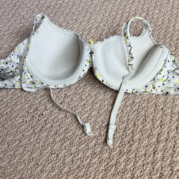 Victoria's Secret White and Yellow Patterned Lined Demi Bra 32D - Picture 4 of 6